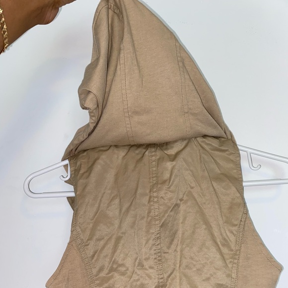 Urban Behaviour top with hoodie - Picture 4 of 5